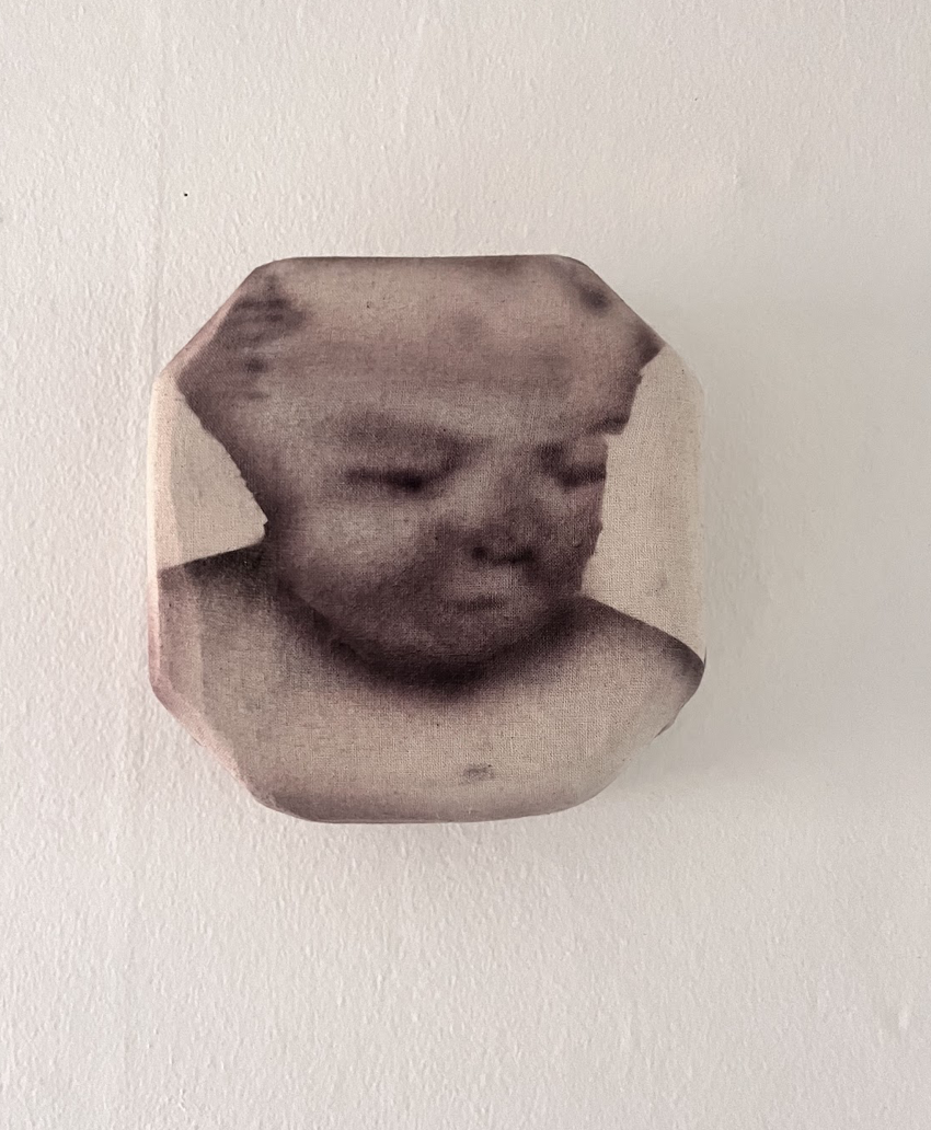 Head #1 by Folke Ignestam shown in a home setting